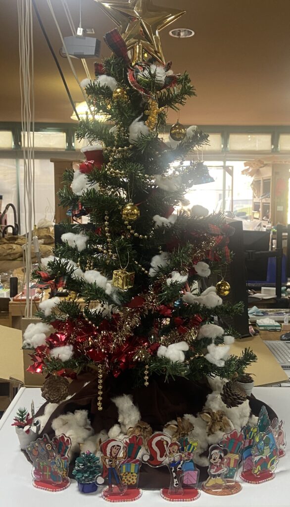 飾り付けのクリスマスツリー