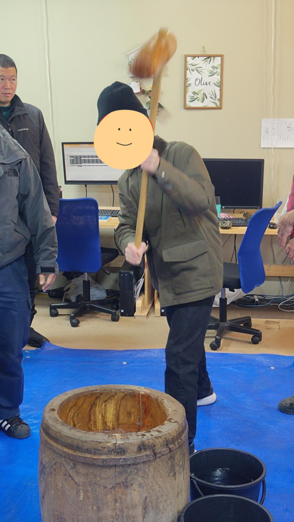 お餅をつく画像3